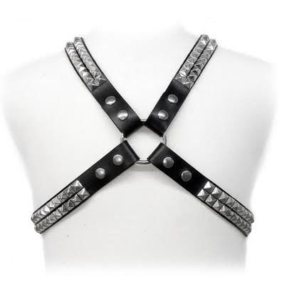 Imagen que nos facilita LEATHER BODY de su producto erótico LEATHER BODY - PYRAMID STUD HARNESS para nuestra categoría "MODA & LENCERÍA|Lencería Mujer|Accesorios|Arnés para el cuerpo".