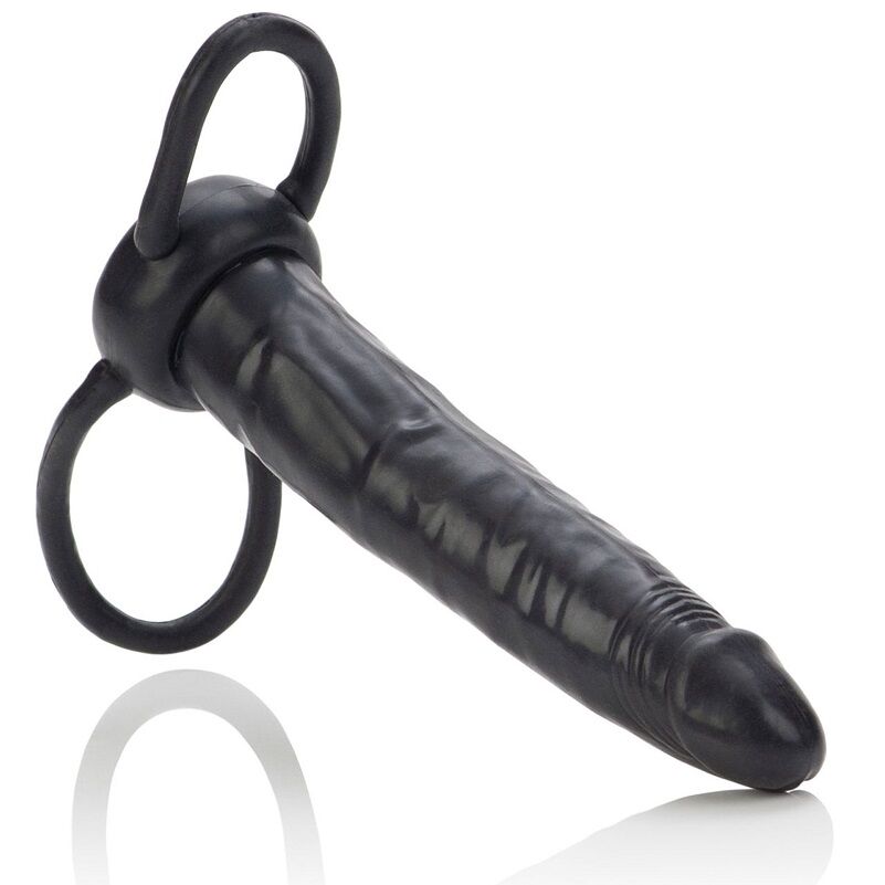 Imagen que nos facilita CALEXOTICS de su producto erótico CALEXOTICS - ACCOMODATOR ARNES PARA DOBLE PENETRACION NEGRO para nuestra categoría "JUGUETES BIENESTAR |Juguetes para Hombres|Accesorios para el pene|Extensor pene con Arnés".