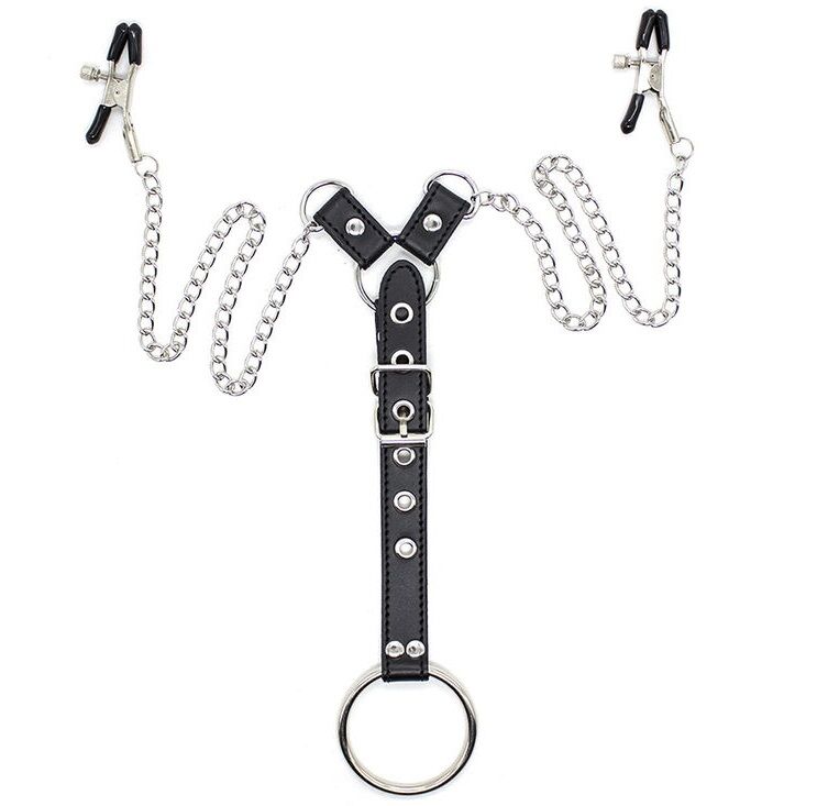 Imagen que nos facilita OHMAMA FETISH de su producto erótico OHMAMA FETISH - PINZAS PEZONES CON CADENAS Y ANILLO PENE para nuestra categoría "BDSM & BONDAGE |Artículos BDSM|Pinzas Pezones BDSM".