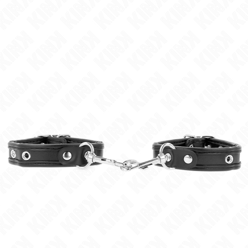 Imagen que nos facilita KINK WRIST RESTRAINT de su producto erótico KINK - MUÑEQUERAS MINI NEGRO CON TACHUELAS AJUSTABLE 16-22 CM X 2 CM para nuestra categoría "BDSM & BONDAGE |Bondage|Esposas de fijación".