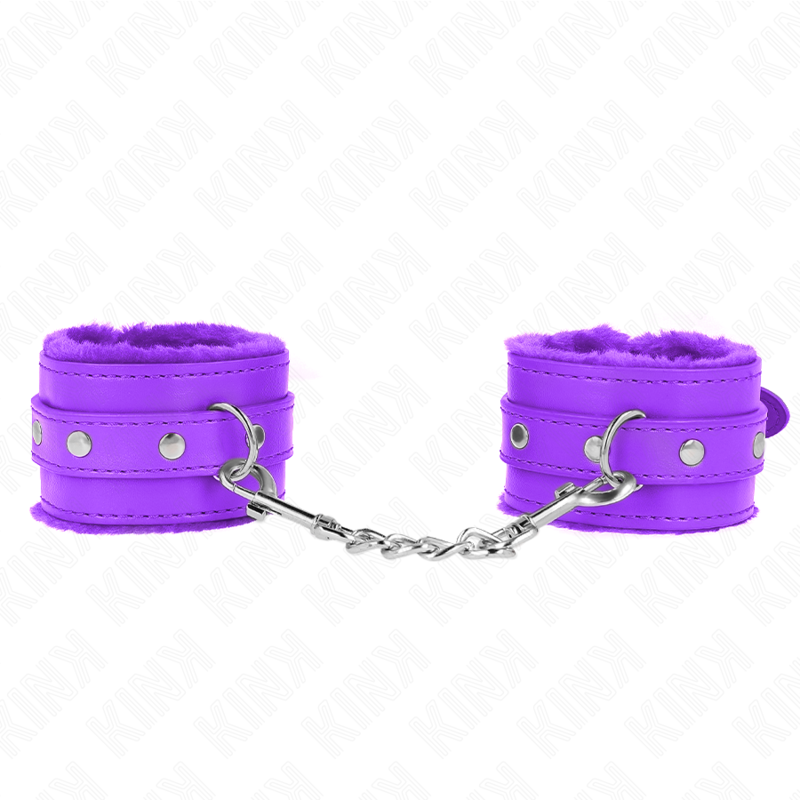 Imagen que nos facilita KINK WRIST RESTRAINT de su producto erótico KINK - MUÑEQUERAS FORRADAS PREMIUM VIOLETA CON CORREA VIOLETA AJUSTABLE 17-29 CM X 6 CM para nuestra categoría "BDSM & BONDAGE |Bondage|Esposas de fijación".