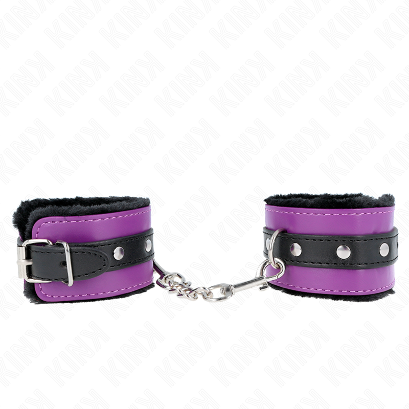 Imagen que nos facilita KINK WRIST RESTRAINT de su producto erótico KINK - MUÑEQUERAS FORRADAS PREMIUM NEGRO CON CORREA VIOLETA / NEGRO AJUSTABLE 17-29 CM X 6 CM para nuestra categoría "BDSM & BONDAGE |Bondage|Esposas de fijación".