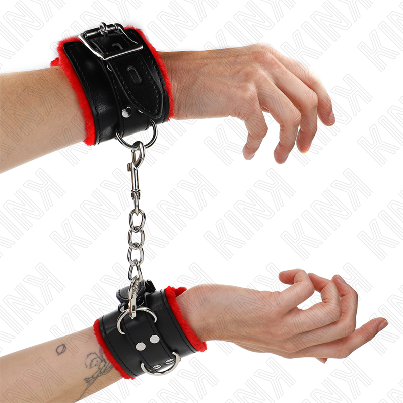 Imagen que nos facilita KINK WRIST RESTRAINT de su producto erótico KINK - MUÑEQUERAS FORRADAS CON AGUJEROS CUADRADOS ROJO Y CORREA NEGRO AJUSTABLE 17-29 CM X 6 CM para nuestra categoría "BDSM & BONDAGE |Bondage|Esposas de fijación".