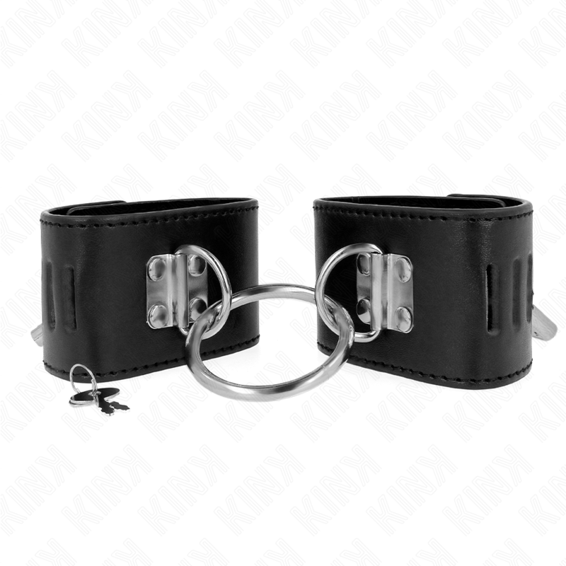 Imagen que nos facilita KINK WRIST RESTRAINT de su producto erótico KINK - MUÑEQUERAS FIJAS CON ANILLA Y CIERRE CANDADO NEGRO AJUSTABLE 16-23 CM X 5.5 CM para nuestra categoría "BDSM & BONDAGE |Bondage|Esposas de fijación".