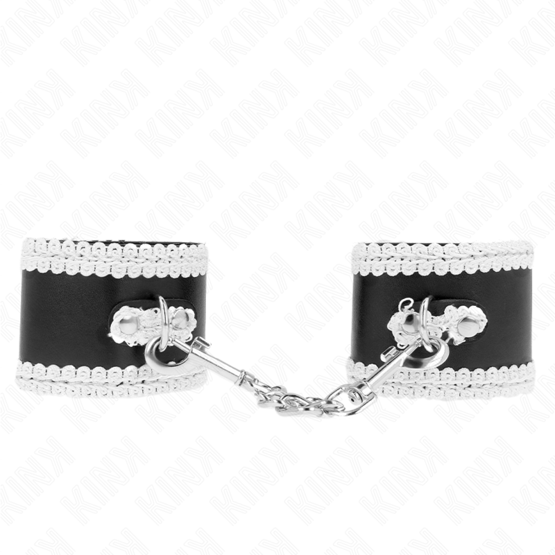 Imagen que nos facilita KINK WRIST RESTRAINT de su producto erótico KINK - MUÑEQUERAS NEGRO CON ENCAJE DECORATIVO BLANCO AJUSTABLE 20-23 CM X 5.5 CM para nuestra categoría "BDSM & BONDAGE |Bondage|Esposas de fijación".